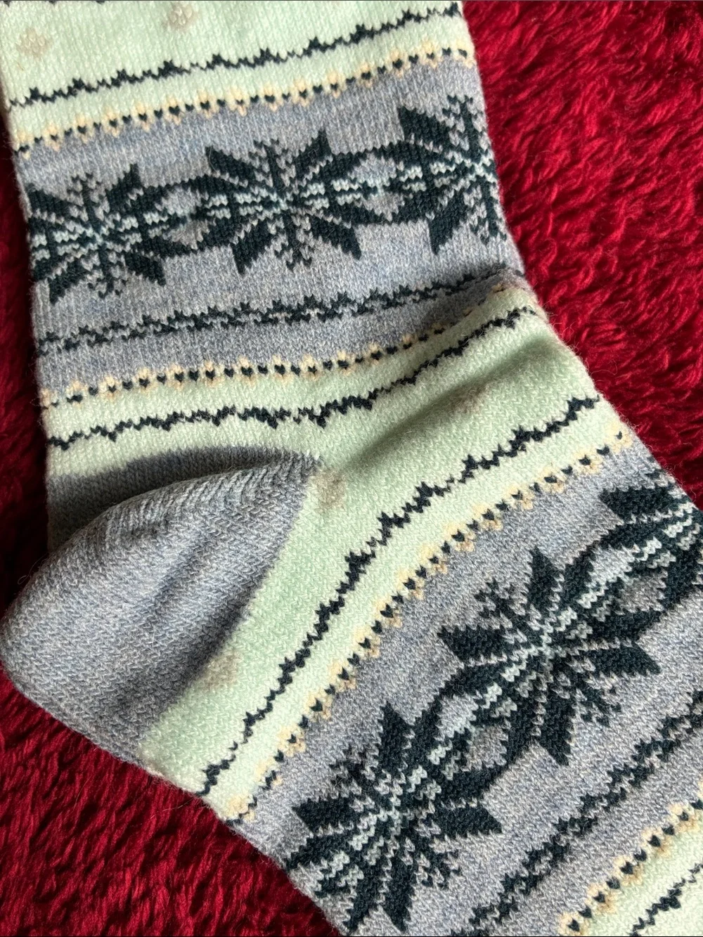 2 pairs of Old Navy women’s socks